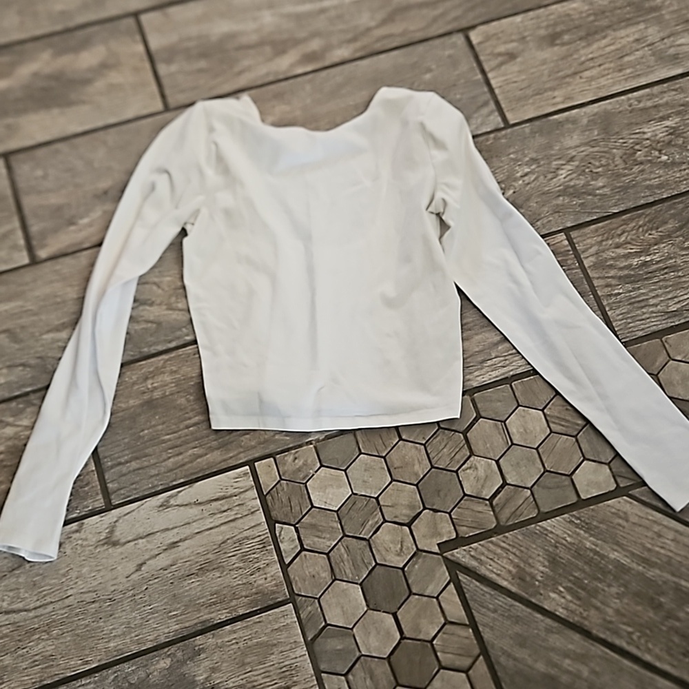 Hollister low back cropped long sleeve tshirt